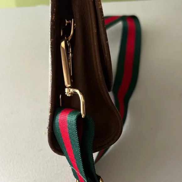 Gucci Tan and Brown Monogram Shoulder Bag - Picture 3 of 8